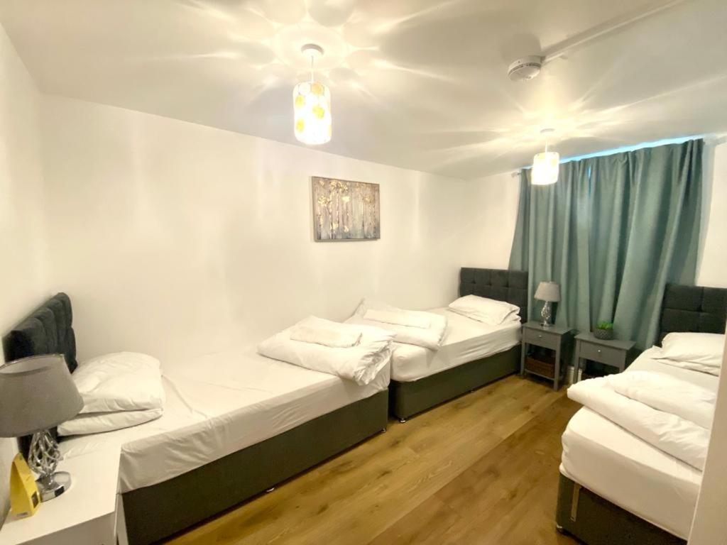 Central Suite, 3 Single Beds Bristol Extérieur photo