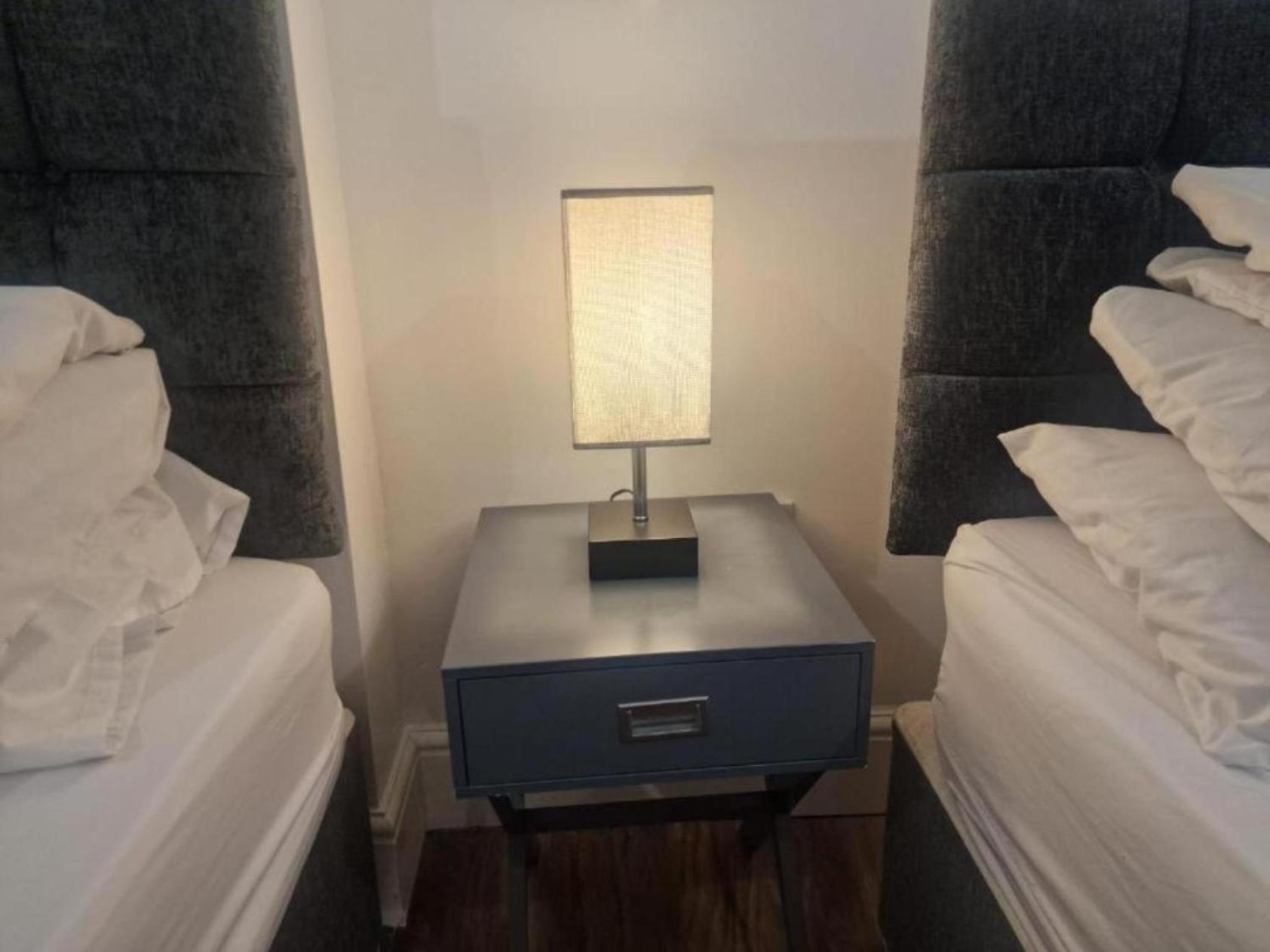 Central Suite, 3 Single Beds Bristol Extérieur photo